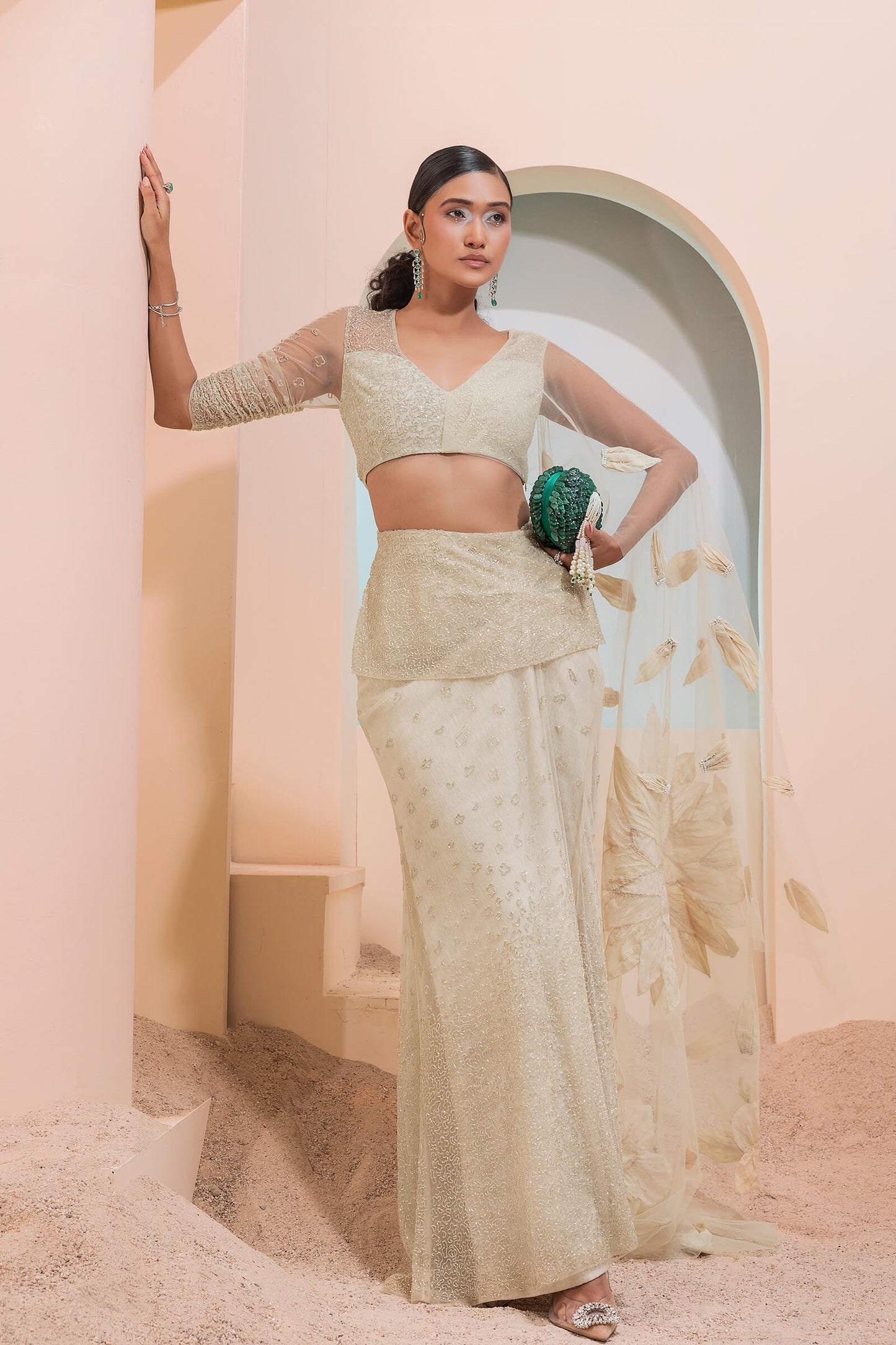 Cream Fleur Lungi Sari