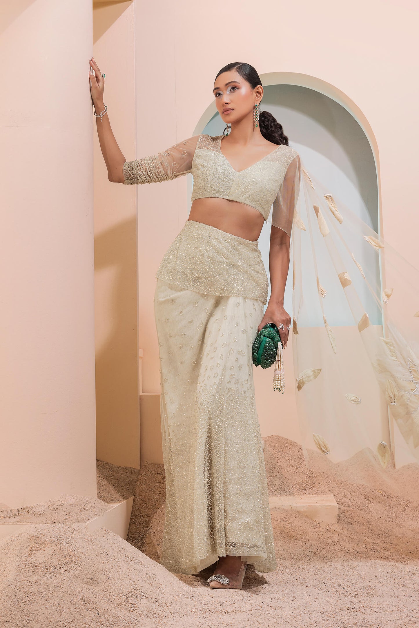 Cream Fleur Lungi Sari