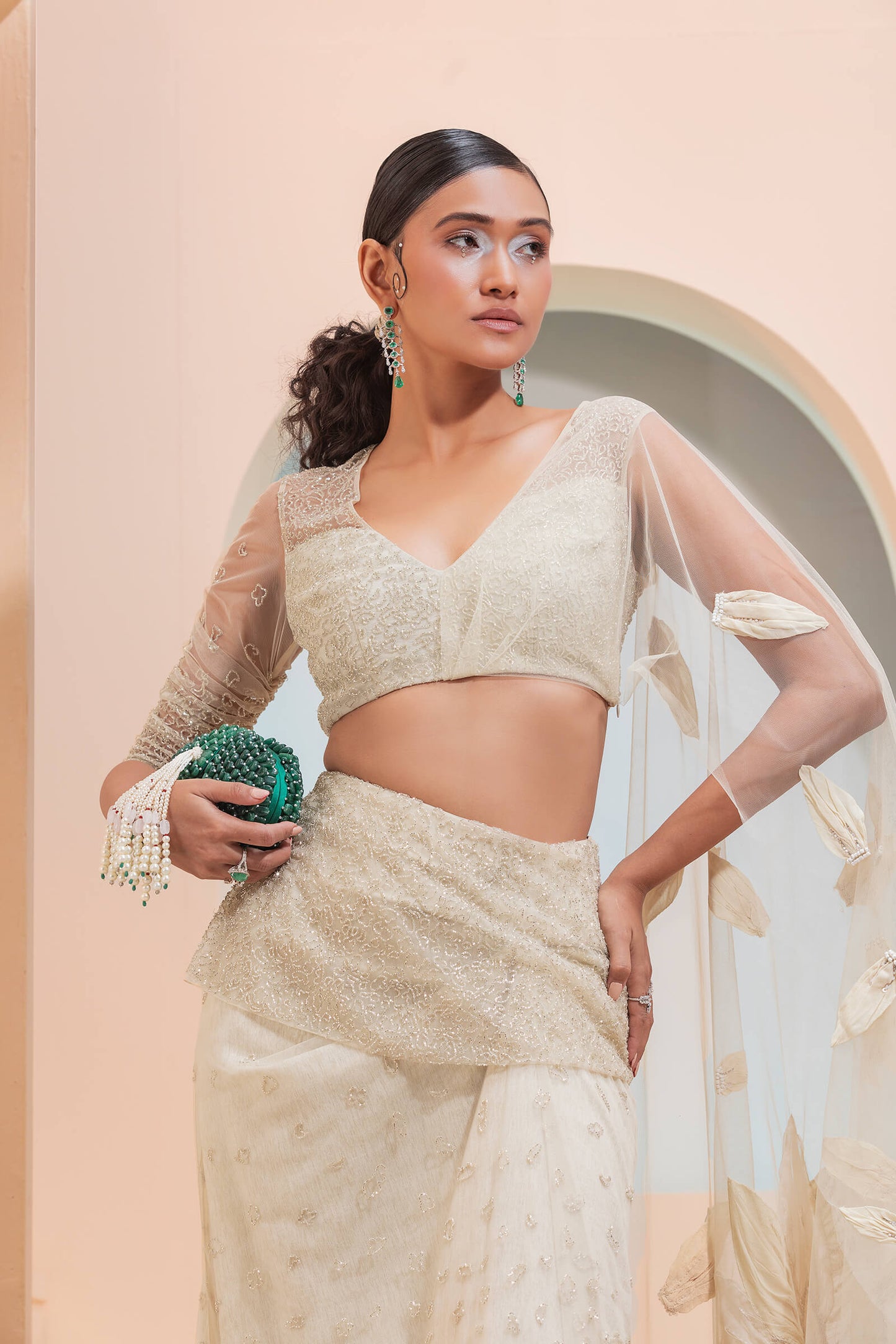 Cream Fleur Lungi Sari