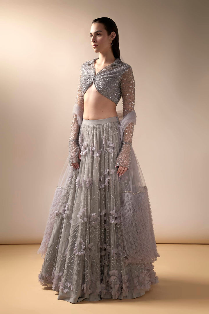 Lavender 3d Floral Spray Lehenga With Beaded Collar Blouse And Smocked Stole