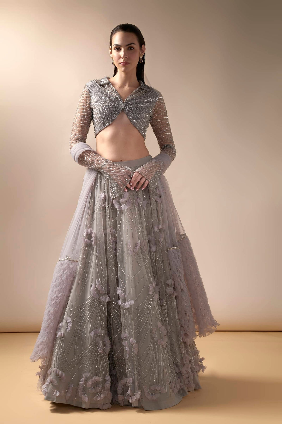 Lavender 3d Floral Spray Lehenga With Beaded Collar Blouse And Smocked Stole