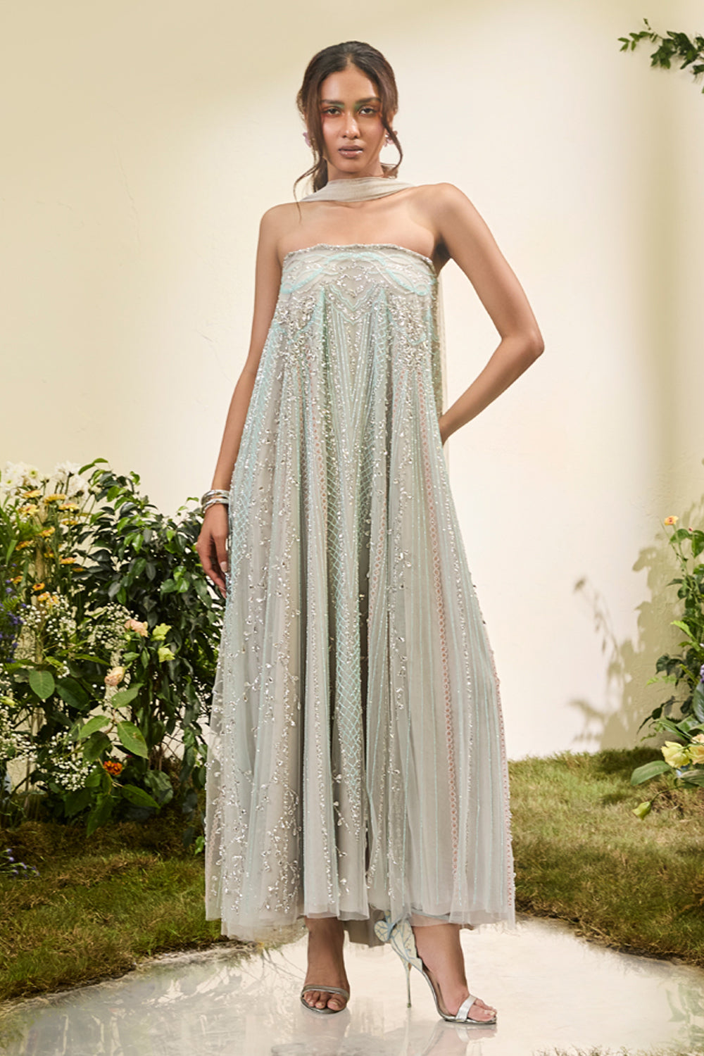 Multicolor Embellished Tent Dress With Tulle Stole