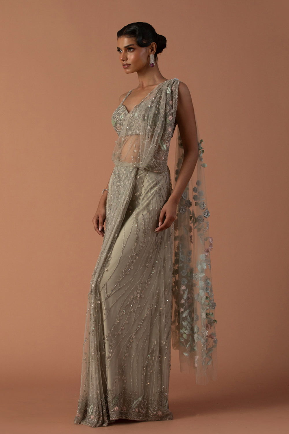 Mint Seaspray Saree With 3D Flower Palla And Thread-work Blouse (Pre-stitched)