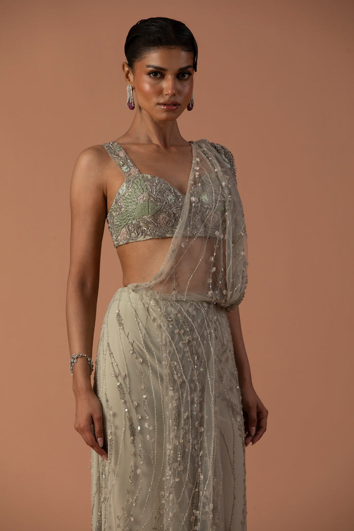 Mint Seaspray Saree With 3D Flower Palla And Thread-work Blouse (Pre-stitched)