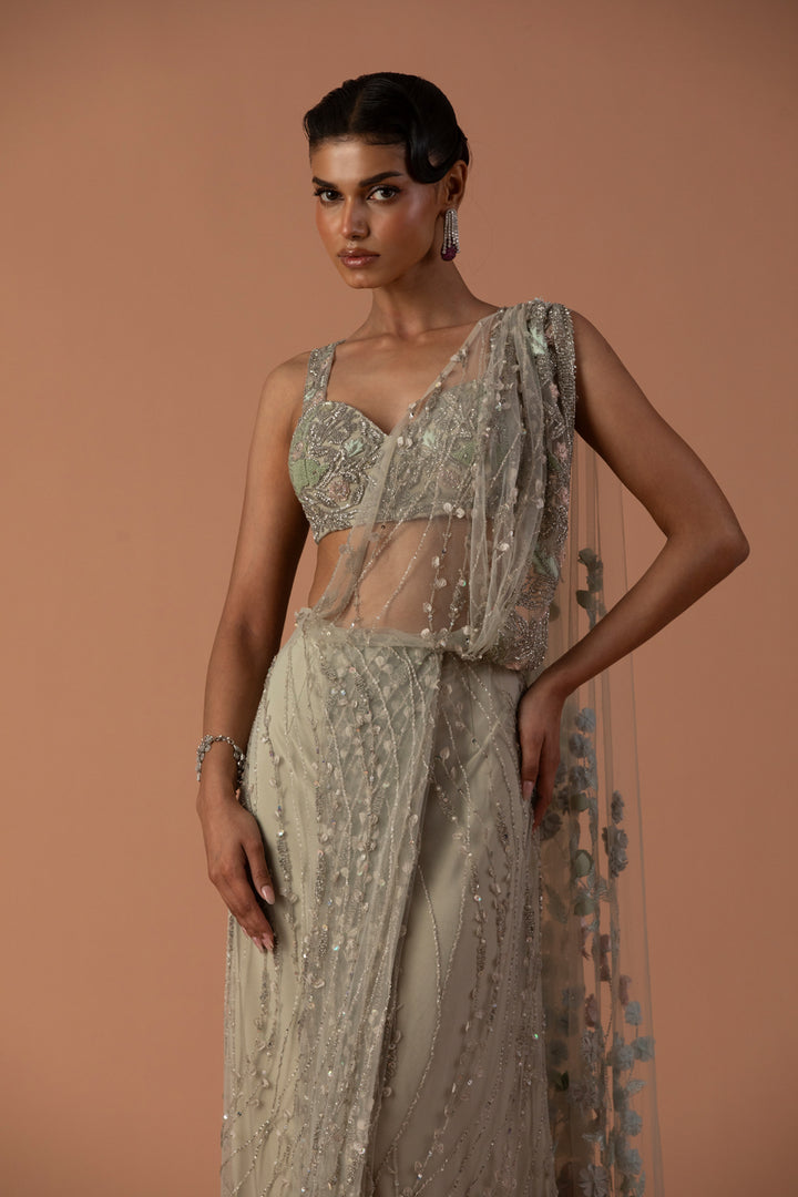 Mint Seaspray Saree With 3D Flower Palla And Thread-work Blouse (Pre-stitched)