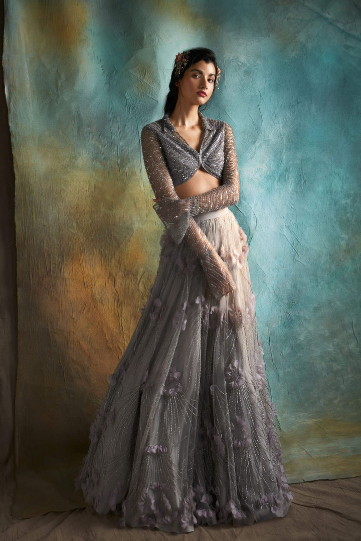 Lavender 3d Floral Spray Lehenga With Beaded Collar Blouse And Smocked Stole